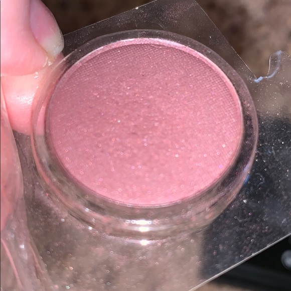 Blitzy eyeshadow - Picture 2 of 2